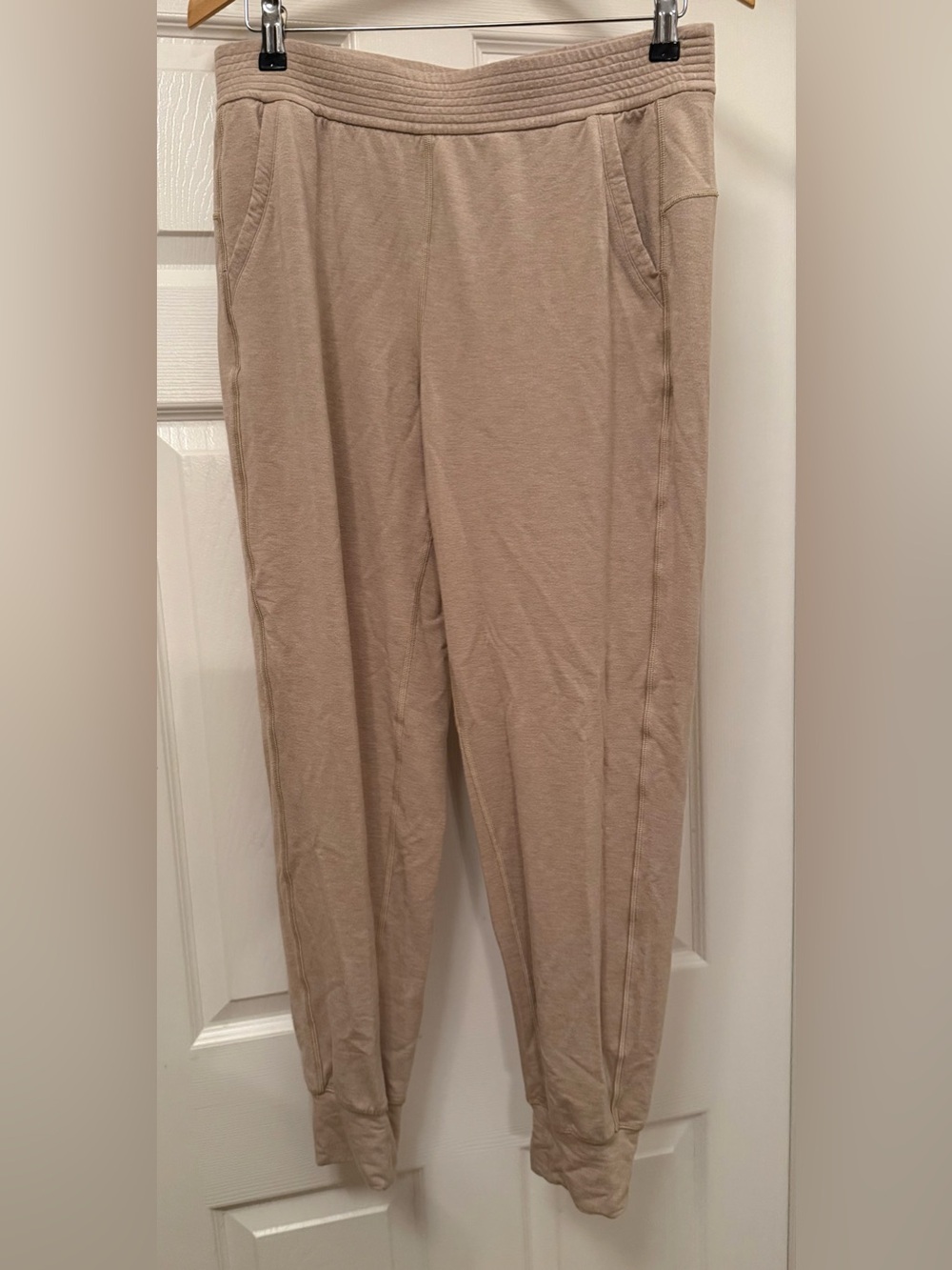 Lululemon Joggers Women 10 Tan Heathered High Rise Relaxed Tapered Sweatpants